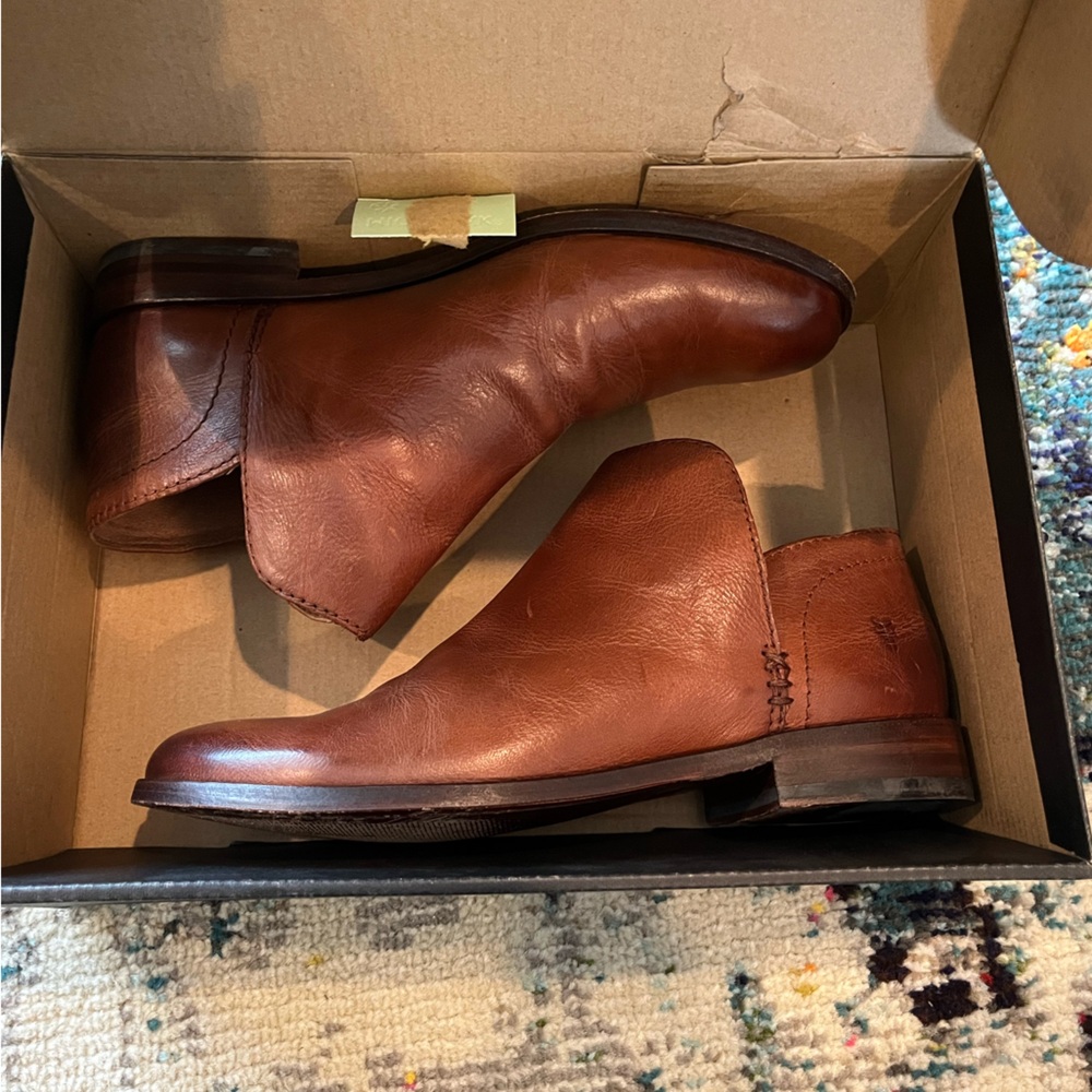 Frye Elyssa Shootie Brown Boots